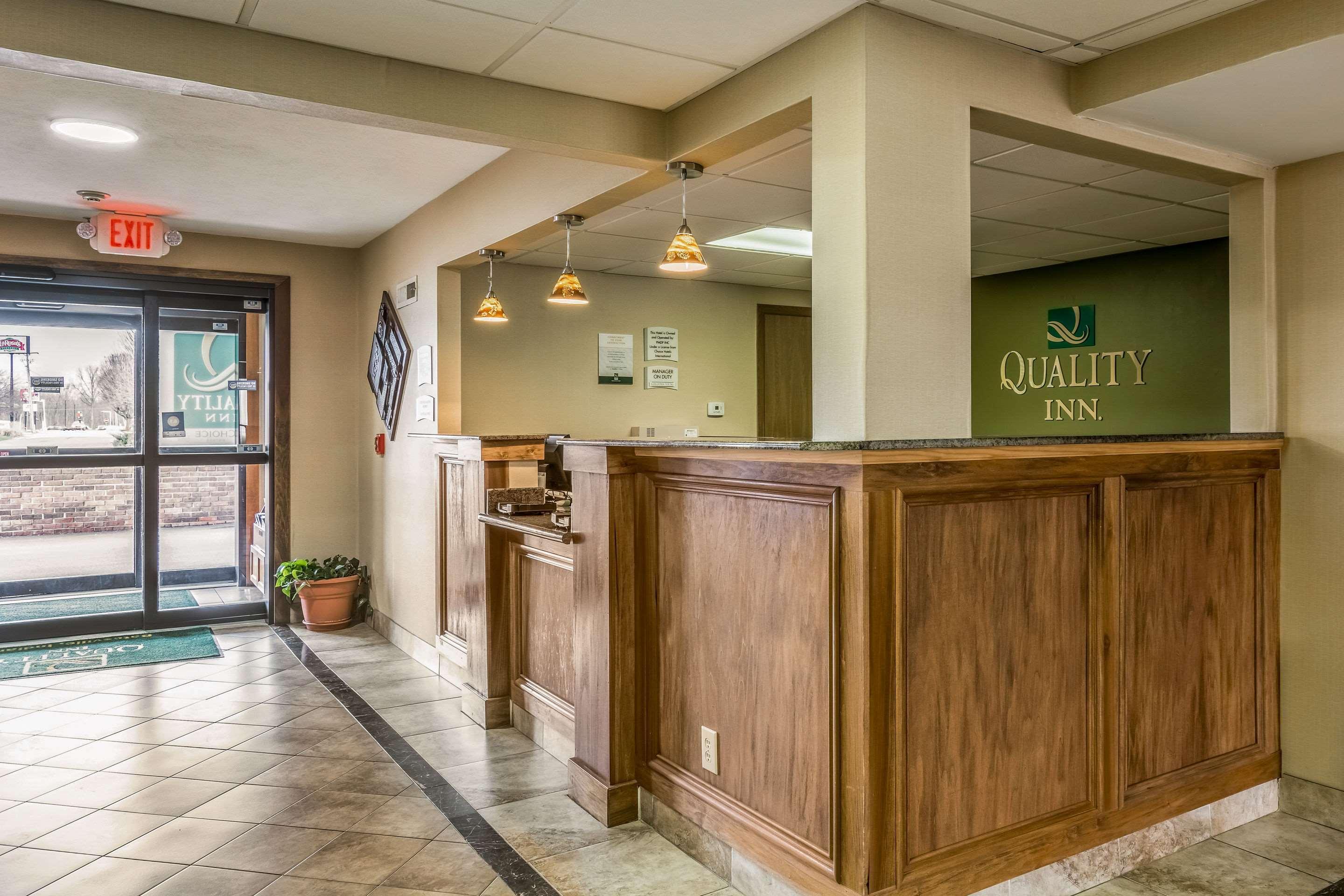 Quality Inn I-74 Batesville Exterior foto